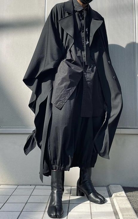 Strega Fashion Men, Dark Mori Fashion Men, Warlock Aesthetic Fashion, Witch Outfit Male, Cultist Outfit, Male Witch Aesthetic Fashion, Post Apocalyptic Outfit Male, Male Witch Outfit, Men In Feminine Clothes