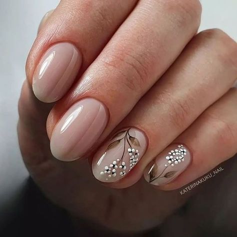 March Nails Ideas 2024: Trendy Gel, Xmas, Simple, and Christmas Nail Designs March Nails Ideas, March Nails, Milky Nails, Plain Nails, Broken Nails, Subtle Nails, Floral Nail Art, Bride Nails, Neutral Nails