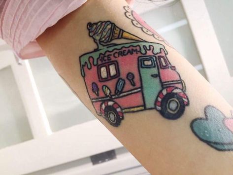 melanie martinez’s ice cream truck tattoo (done in june 2015 by her left bicep) #melaniemartinez #melanietattoo #melaniemartineztattoo Dessert Tattoo, Melanie Martinez Tattoo, Ice Cream Tattoo, Truck Tattoo, Cream Tattoo, Cute Tattoo, Kawaii Tattoo, Black Tattoo, Girly Tattoos