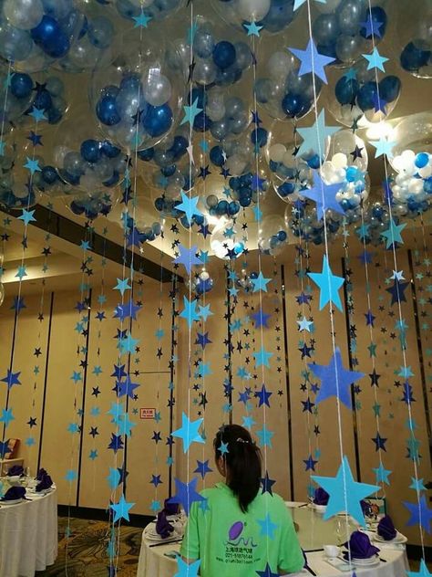 Mamma Mia Birthday Decoration, Photo Backdrop Birthday Party, Seventeen Themed Party, Birthday Stars Theme, Star Bday Party Ideas, Starry Birthday Party, Mamma Mia Balloons, Blue Bday Decorations, Space Dance Theme