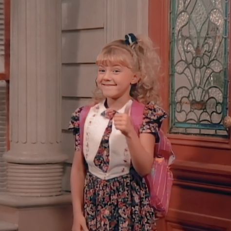 Full House - season 3 Stephanie Full House, Full House Outfits, Full House Characters, Full House Tv Show, 80s Slasher, Stephanie Tanner, Slasher Film, House Clothes, Home Icon