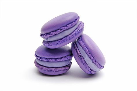 Image: by Cupcakes Cubed™. “Violet French Macarons.” #beautiful #violet #UltraViolet #macarons #food #photography #BeautifulNow Purple Macarons, Le Macaron, No Bake Summer Desserts, French Macaroons, Food Drawings, Macaroon Recipes, Birthday Clipart, French Macarons, Violet Flower