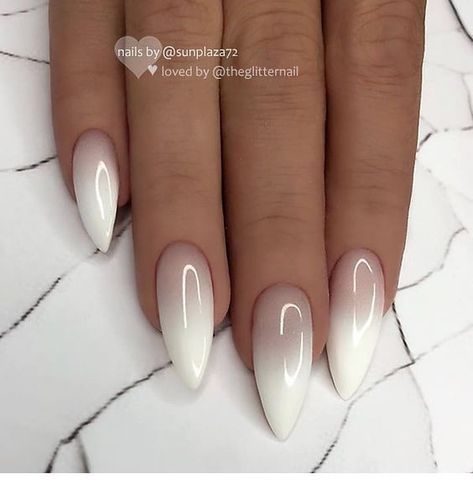 Unghie Sfumate, Nail Art Designs Images, Milky Nails, Stiletto Nail Art, Her Nails, Ombre Nail Designs, Almond Nails Designs, Almond Nail, Nail Arts