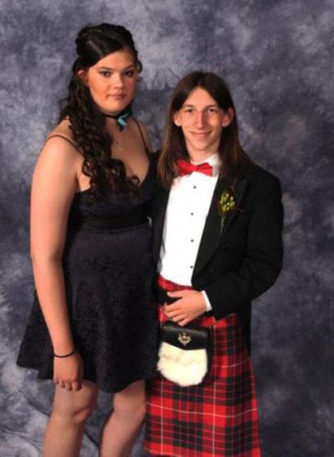 My sister Andrea was always a sucker for a short boy in a kilt with ears like open taxi cab doors. Awkward Prom Photos, Bad Family Photos, School Couple, Bad Family, Prom Pictures Couples Black, Funny Prom, Funny Couple Pictures, Prom Pictures Couples, Awkward Photos