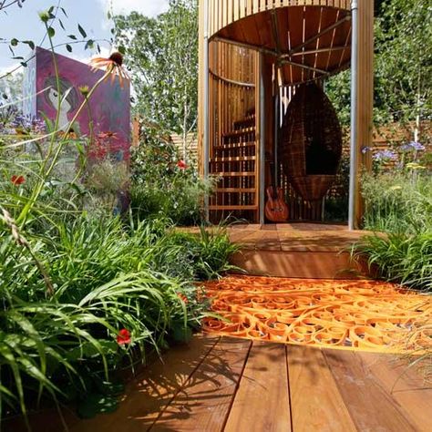 I want a big overgrown garden and secret cozy little hangout spots like this. Garden Hangout, Hampton Court Flower Show, Play Garden, Beautiful Home Gardens, Big Backyard, Garden Drawing, Bamboo Garden, Landscape Construction, Home Garden Design