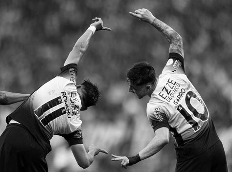 Corinthians Aesthetic, Sports Clubs, Twitter Header, Rap, First Love, Black And White, Sports, Black