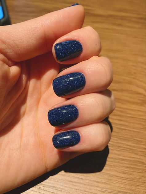 Dark Blue Shiny Nails, Midnight Blue Nail Ideas, Dark Blue Glittery Nails, Blue Sparkly Nail Ideas, Glitter Navy Blue Nails, Sparkly Navy Nails, Sparkly Navy Blue Nails, Sparkly Dark Blue Nails, Navy Sparkle Nails