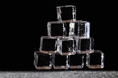 How To Make Crystal Clear Ice Cubes: Clear ice forms when water is pure and doesn't contain dissolved gases. Ice Cube Tray Hacks, Clear Ice Cubes, Sugar Glass, How To Make Crystals, Clear Ice, Ice Cube Trays, Ice Ice Baby, Diy Crystals, Ice Cubes