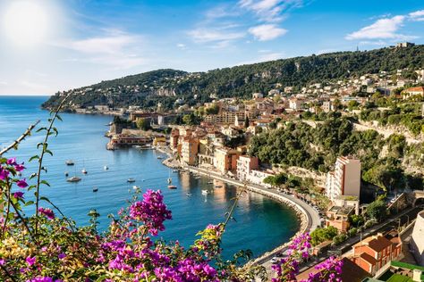 Los pueblos más bonitos de la Costa Azul Port De Soller, Hotels In France, Beach Destinations, Small Luxury Hotels, Most Romantic Places, Mediterranean Cruise, Luxury Boutique Hotel, Romantic Places, Nice France