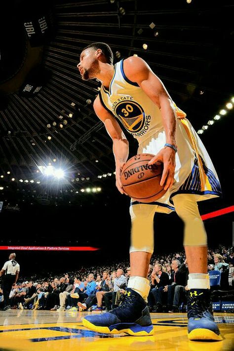 Stephen Curry Stephen Curry Shooting, Stephen Curry Poster, Stephen Curry Photos, Stephen Curry Wallpaper, Curry Wallpaper, Stephen Curry Basketball, Curry Nba, Stephen Curry Pictures, Curry Warriors