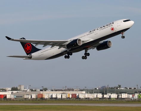 Air Canada Plane, Simple Aesthetics, Boeing 747 400, 747 400, Airline Company, Aviation World, Airbus A330, Air Planes, Air Canada