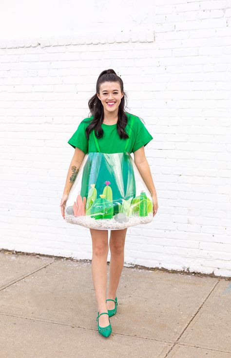 Terrarium Costume, Food Halloween Costumes, Meme Costume, Diy Terrarium, Halloween This Year, Terrarium Diy, Easy Halloween Costumes, Diy Halloween Costumes, Easy Halloween