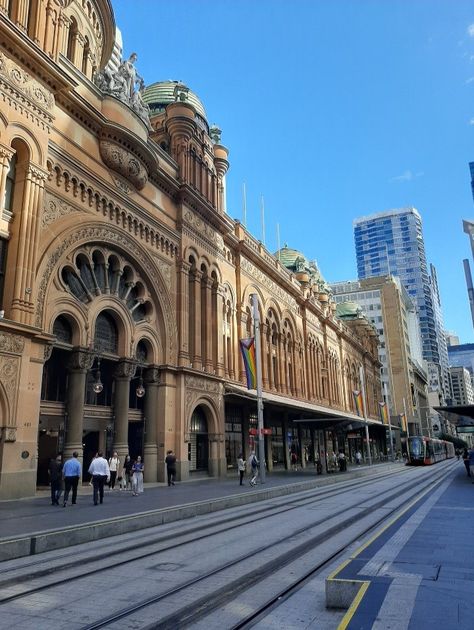 QVB is a five level shopping center located in the heart of CBD in Sydney and one of the most beuatiful spots to go shopping #qvb #sydney #shopping #australia #sydneystreets Sydney Museum, Sydney Shopping, Qvb Sydney, Sydney Lifestyle, Victoria Building, Fire Food, Sydney City, Famous Buildings, Queen Victoria