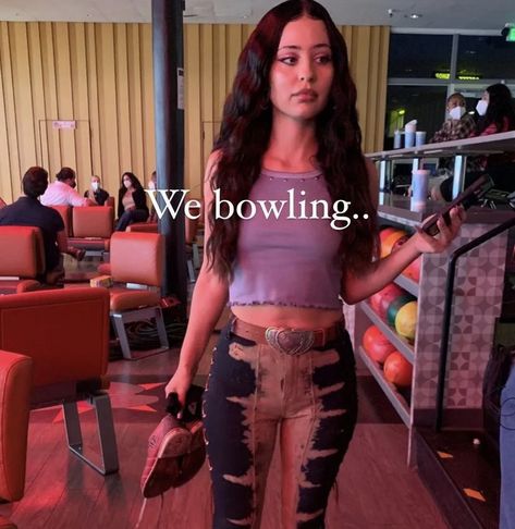 euphoria season 2 bowling Bowling Outfit Aesthetic, Euphoria Alexa Demie, Euphoria Season 2, Bowling Outfit, French Girl Aesthetic, Alexa Demie, French Girl, Outfits Aesthetic, American Actress