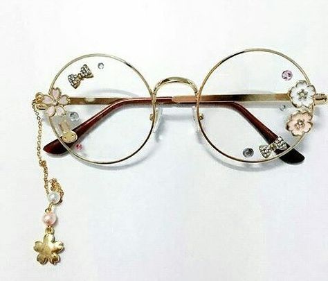 Circle Glasses With Chain, Fantasy Glasses, Glasses Frames For Girl, Kawaii Glasses, Aesthetic Glasses, Fairy Circle, Circle Glasses, Funky Glasses, Gold Glasses