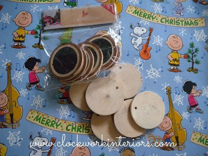 Charlie Brown Ornaments to Make With the Kiddos! - I've got the perfect Christmas craft for you and the Kiddos! And the best thing is you can make six of thes... Charlie Brown Ornaments, Brown Christmas Ornaments, Brown Christmas Wrapping Paper, Brown Ornaments, Merry Christmas Charlie Brown, Handmade Christmas Gifts Diy, Ornaments To Make, Easy Christmas Ornaments, Weekend Crafts