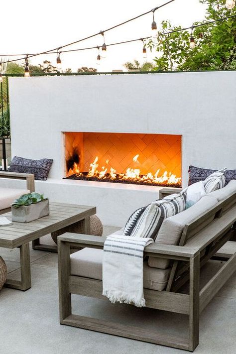 Outdoor Stucco Fireplace Ideas, Linear Outdoor Fireplace, Backyard Fireplace Ideas Lounge Areas, Outside Fireplace Ideas, Outdoor Gas Fireplace Ideas, Outdoor Mantle, Gas Outdoor Fireplace, Contemporary Outdoor Fireplaces, Garden Ideas Patio