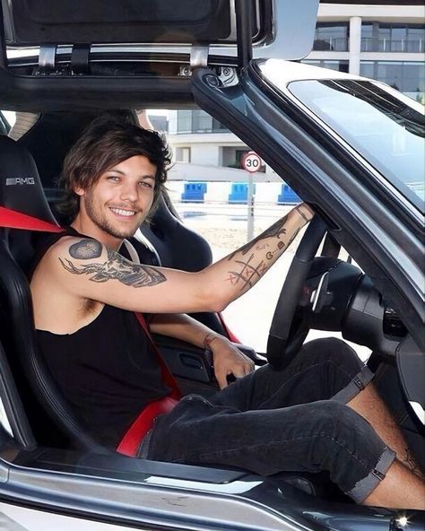 L.T.🥝 on Instagram: “daddy? sorry… @louist91” Mercedes Sports Car, One Direction Louis Tomlinson, Mercedes Benz World, Doncaster Rovers, One Direction Louis, Irish Boys, One Direction Harry, Louis Williams, Mr Style