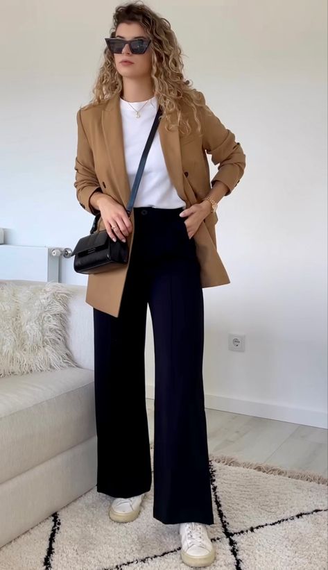 Business Drinks Outfit, Tan Trousers Outfit Fall, Black And Caramel Outfit, Black Boyfriend Blazer Outfit Work, Beige Blazer Winter Outfit, Work Lunch Outfit Ideas, Architect Outfit Women Work, Casual Work Outfits Spring 2024, Beige Blazer Outfit Women