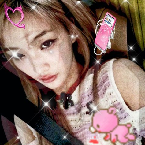 Iroha illit edit 2000s y2k weirdcore Graphic Pfp, Illit Pfp, Kpop Y2k Edit, Bimbocore Icon, Glitch Edit, Ot12 Loona, Weirdcore Pfp, Glitch Graphic, Kpop 2000s