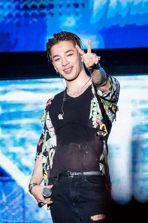 160713 Taeyang - MADE VIP Tour in Luoyang Taeyang Smile, Bigbang Ot4, Bigbang Wallpaper, Bigbang Taeyang, Dong Youngbae, Taeyang Bigbang, G Dragon Top, Top Choi Seung Hyun, Gd Bigbang