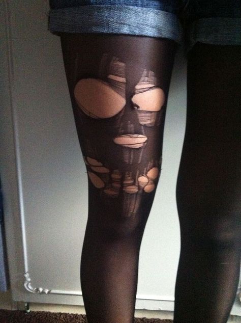 Skull Tights, Ripped Tights, Make Cupcakes, A Skull, Diy Bracelet, So Cool, Goth Fashion, Concert Outfit, Character Design Inspiration