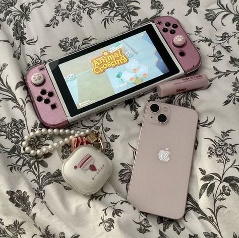 Willow Hale, Nintendo Lite, Nintendo Switch Case, Tech Aesthetic, Nintendo Switch Accessories, Coquette Pink, Nintendo Switch Games, Cute Games, Pink Girly Things