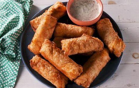 image Snack Potato, Buffalo Chicken Egg Rolls, Buffalo Chicken Rolls, Steak Marinade Recipes, Chicken Egg Rolls, Egg Roll Recipes, Chicken Rolls, Potato Wedges, Egg Roll