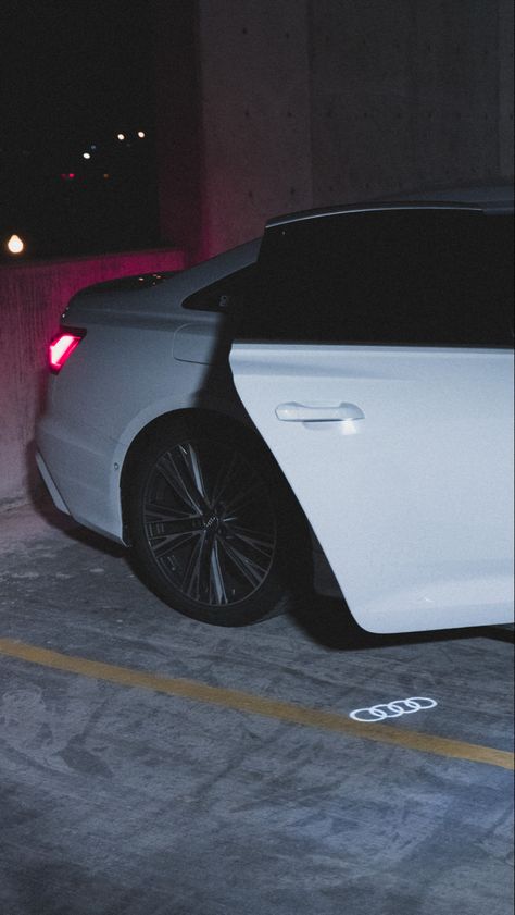 White Cars, Cars Luxury, Audi A6, Luxury Life, City Lights, Pretty Pictures, Dream Life, Night Life, Luxury Cars