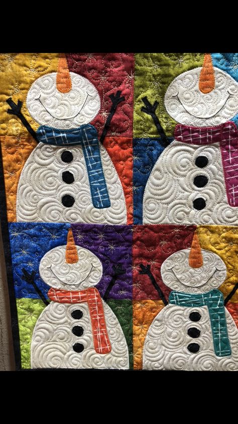 Snowmen Quilts, Snowman Quilts, Christmas Lap Quilt, Quilts Christmas, Christmas Quilting Projects, Snowman Quilt, Christmas Quilting, Christmas Quilt Patterns, Lap Quilts