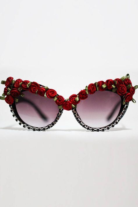 Diy Sunglasses, Embellished Sunglasses, Sunglasses Beach, Festival Sunglasses, Glasses Fashion Women, Girlie Girl, Rhinestone Sunglasses, Red Sunglasses, Fashion Eye Glasses