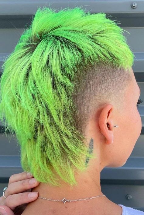 Pixie Mullet Undercut, Female Mullet, Short Hair Shaved Sides, Short Punk Hair, Haircut Undercut, Hair Undercut, Mullet Haircut, Haircut Curly, Pixie Haircut For Thick Hair