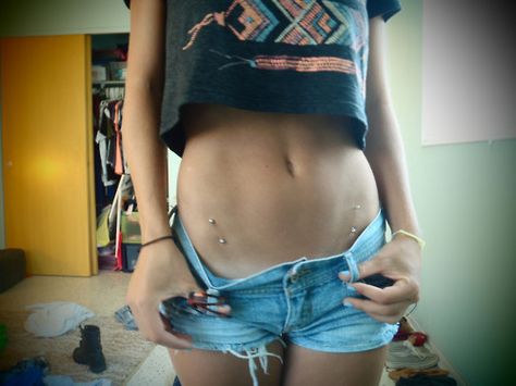 #piercing Hip Piercings, Stomach Piercings, Hip Piercing, Surface Piercing, Dermal Piercing, Piercing Ideas, Belly Button Piercing, Body Piercings, Body Modifications