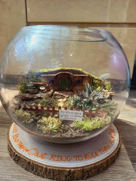 I made my own movie themed terrariums for my wedding Hobbit Terrarium, Wedding Terrarium, Terrarium Art, Terrarium Wedding, Glass Dome, Glass Domes, My Wedding, The Hobbit, Terrarium