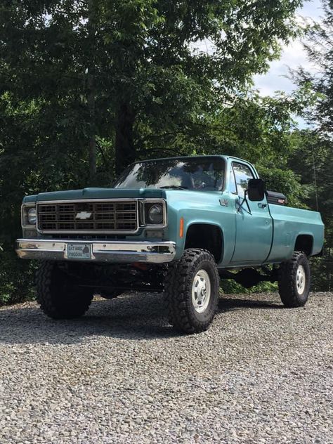 Chevy Trucks Accessories, Country Trucks, Trucks Lifted Diesel, C10 Chevy Truck, Pick Up Truck, Old Ford Trucks, Lifted Chevy Trucks, Chevy Pickup Trucks, Jacked Up Trucks