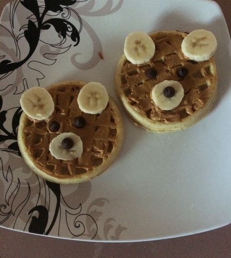 Waffle Animals, Lunch Waffles, Cute Breakfast Ideas, Waffle Day, Kids Lunch Box Meals, Bear Recipes, Waffles Easy, Toddler Breakfast, Breakfast Waffles