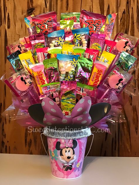 Minnie Mouse Character Candy Bouquet by Sweet Intentions, LLC. Great for Easter, gifts, centerpieces or themed parties. For more pictures and ordering see https://www.facebook.com/SweetIntentionsLLC/ #Easter #CandyBouquet #MinnieMouse Easter Candy Bouquet Diy, Candy Box Easter Basket, Minnie Mouse Bucket, Disney Kids Basket, Box Candy Easter Basket, Easter Candy Bouquet, Candy Boquets, Candy Boquets Mini, Birthday Candy Bouquet