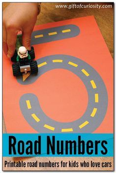 Printable Road Numbers activity to learn numbers. This is an AWESOME idea for kids who love cars! Kids can drive their cars on the number roads to learn their numbers! || Gift of Curiosity Build A City Counting Activity, Shape Cars Preschool, Road Study Preschool, Writing Numbers Activities, Wheels Activities For Preschool, Toddler Number Activities, Numbers Activity, Printable Road, Print Letters