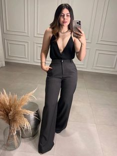 Modern Female Outfits, Outfit Shein, Outfit Elegante, Outfit Elegantes, Elegant Outfit Classy, Effortlessly Chic Outfits, Outfit Mujer, Fashionista Clothes, Looks Chic