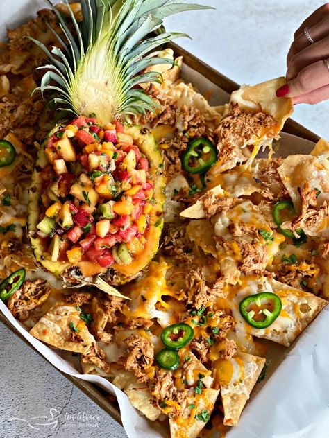 Tropical Chicken Nachos with Tropical Salsa - The Taste of the Islands. Tropical Finger Food, Tropical Meals, Tropical Appetizers, Seafood Nachos, Tropical Salsa, Tropical Chicken, Mexican Nachos, Cookbook Club, Tropical Food