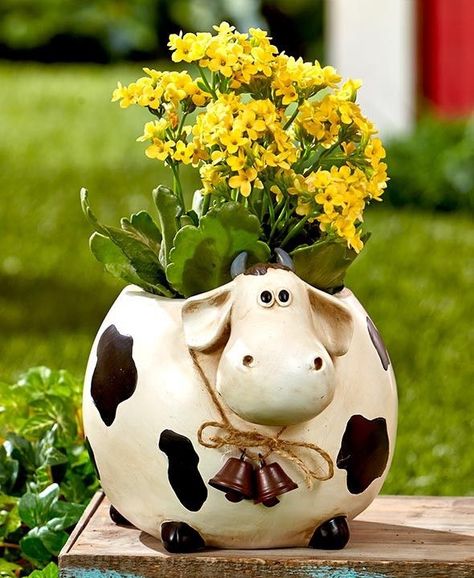 Cow Planter, Diy Plaster, Pottery Animals, Flower Pot Crafts, Animal Planters, Garden Pottery, Elements Of Nature, Diy Pottery, Pottery Sculpture