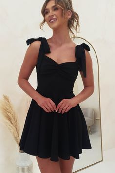 Dresses Semi Formal For Teens, Black Dress Banquet, Hoco Dress Flowery, Black Dresses Semi Formal, Casual But Fancy Dresses, Short Dress Unique, Tie Strap Mini Dress, Simple Semi Formal Dresses, Simple Grad Dresses Grade 8