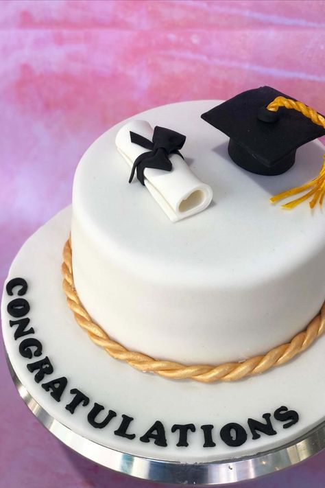 Simple Graduation Cakes, Kunafa Recipe, Graduation Cake Designs, Graduation Party Cake, Cake Quotes, Cupcake Cake Designs, Diy Cake Decorating, Graduation Cake, Graduation Cakes