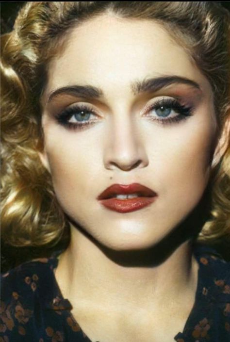 Madonna 80s Makeup, 1980 Makeup, Madonna Hair, 80s Hair And Makeup, 80s Makeup Looks, Madonna Costume, 80’s Makeup, Madonna Rare, Madonna Live