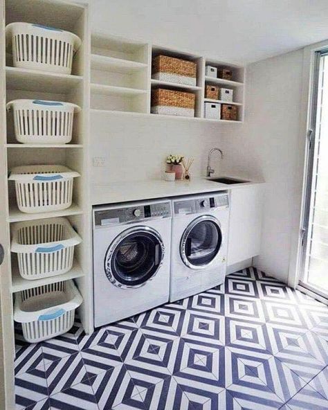 Build Shelves, Laundry Room Decorating, Teenage Room Decor, Room Storage Diy, Basement Laundry Room, Green Hallway, Couple Room, Laundry Room Bathroom, Entrance Interior