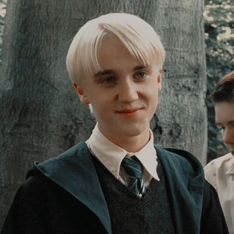 Draco Malfoy, Hogwarts, Blonde Hair, Books Wattpad, Harry Potter, Wattpad, Blonde, Books, Green