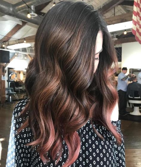 Partial Caramel And Pink Balayage Hair Pigment, Balayage Hair Rose, Hair Slick, Unusual Hair Colors, Gold Balayage, Rose Gold Balayage, Long Layer, Extra Long Hair, Caramel Balayage