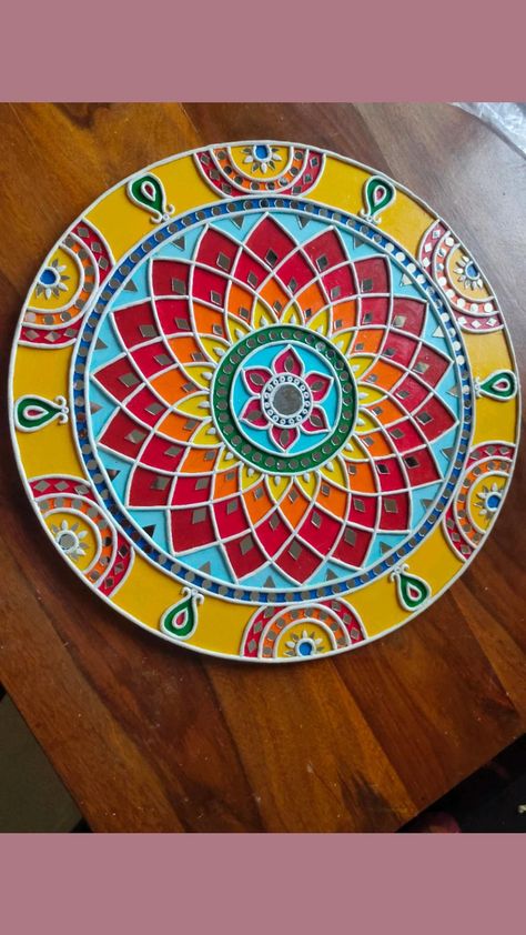 Mirror Canvas Art, Painted Mirror Art, Lippan Art, Mirror Crafts, Mandala Art Therapy, Clay Wall Art, Mandala Art Lesson, Art And Craft Videos, Art Decor Diy