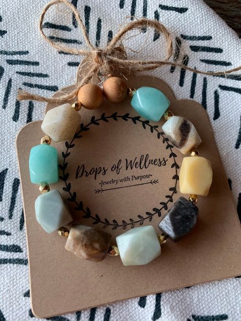 Essential oil diffuser bracelet, natural Amonzite & raw cedar wood. Made of 1 mm stretch cord. Homemade Bracelets, Bracelet Packaging, Stone Bead Jewelry, Aromatherapy Bracelet, Oil Diffuser Bracelet, Aromatherapy Jewelry, Essential Oil Diffuser Bracelet, Aromatherapy Gifts, Lava Bracelet