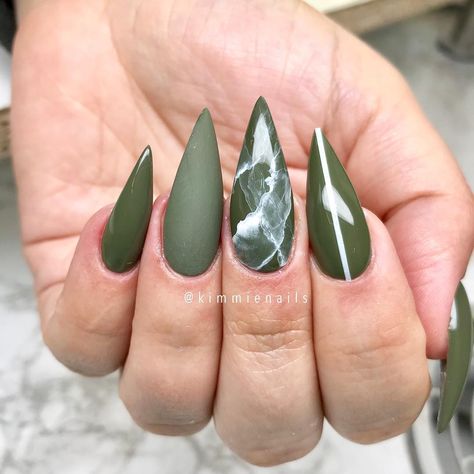 Army Green Nails, Army Nails, Gold Accent Nail, Bright Summer Acrylic Nails, Accent Nail Designs, Coffin Nails Ombre, Green Acrylic Nails, Glitter Accent Nails, August Nails